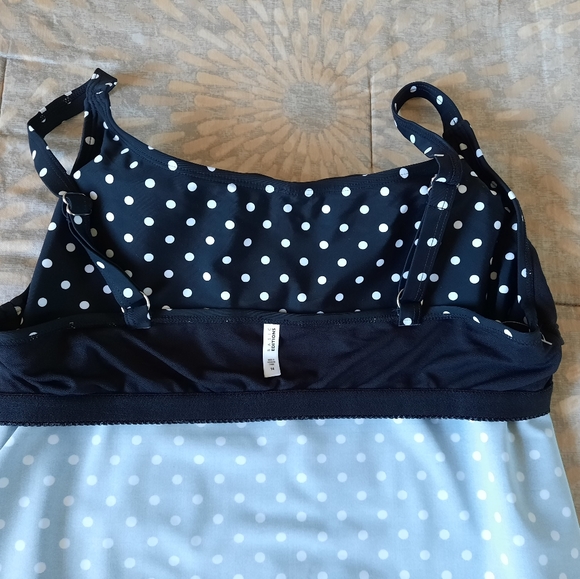 Basic Editions NWT swim top size 14 - Picture 10 of 14